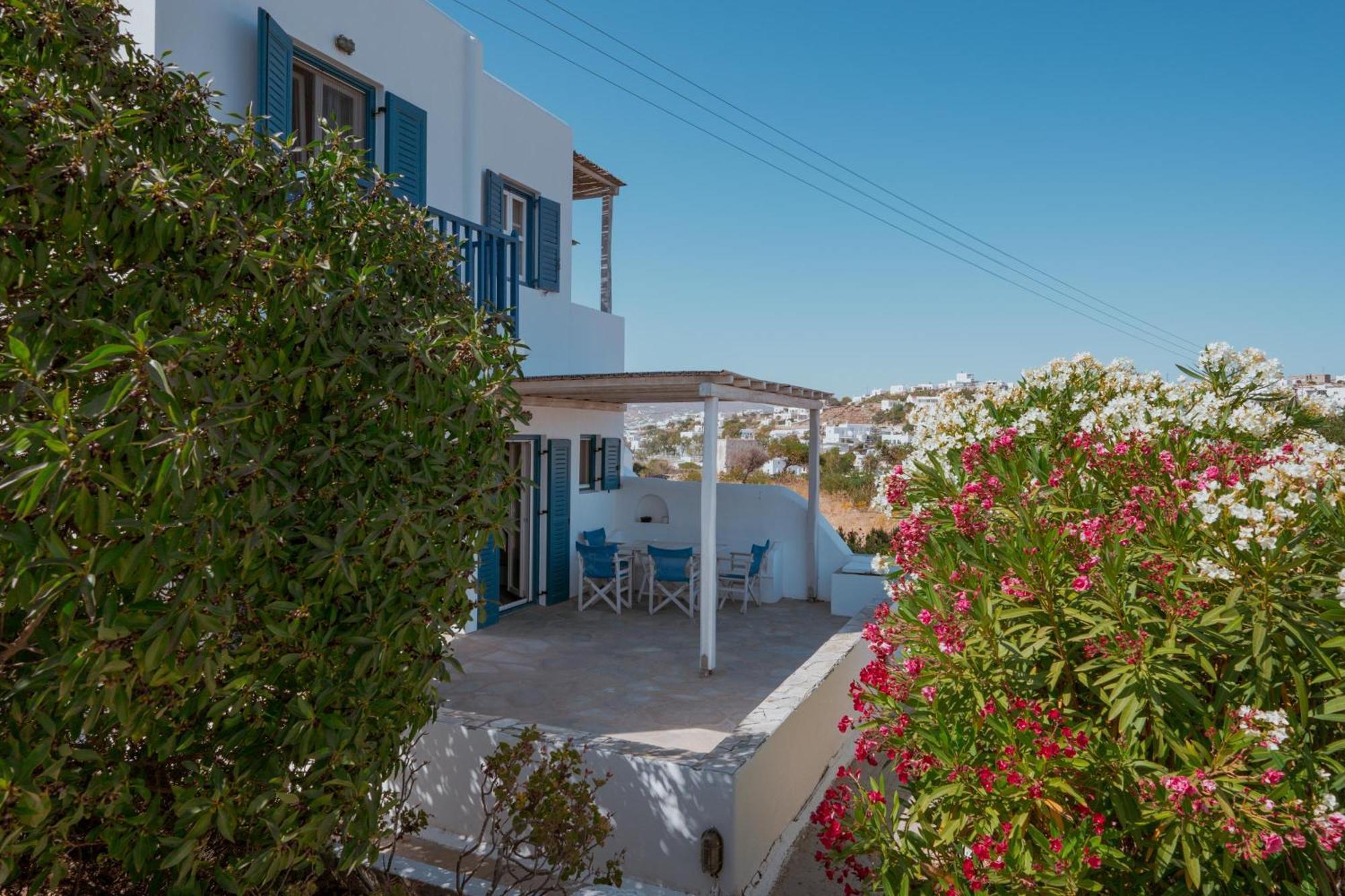 Gryparis' Club Apartments Mykonos Town Exterior photo